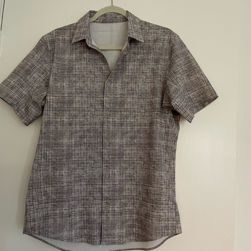 Lululemon Airing Easy Short-Sleeve Shirt | Men Size Medium